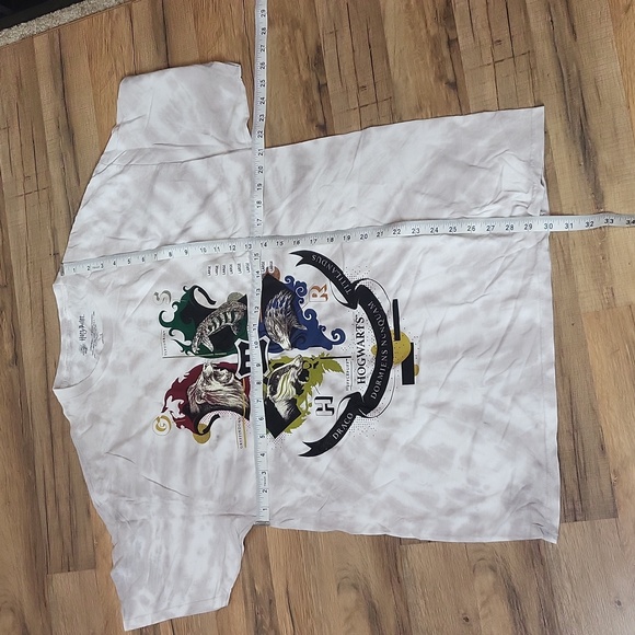 HARRY POTTER WIZARDING WORLD Tan Tie-Dye Hogwarts Short Sleeve Tee Shirt - Picture 7 of 8